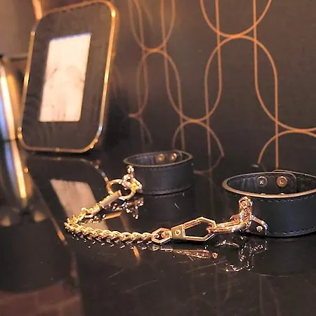 Blacroom De L'artois 호텔 *
